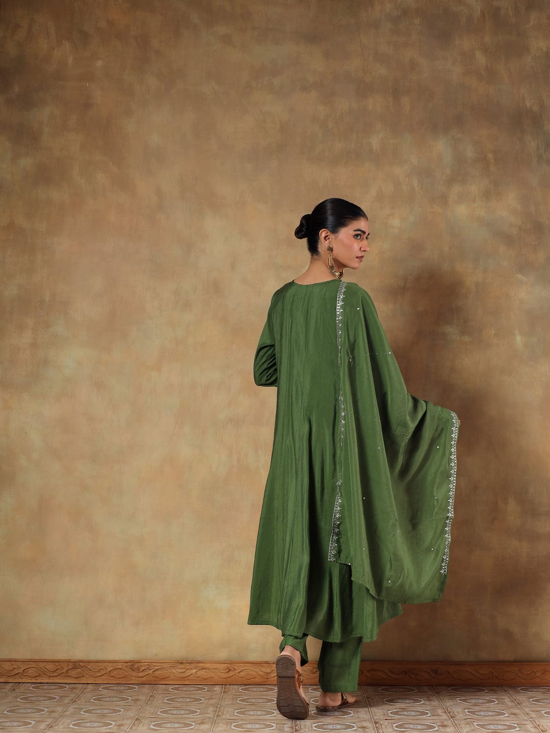 Aarvi Olive Crepe Silk Embroidered 3-Piece Set