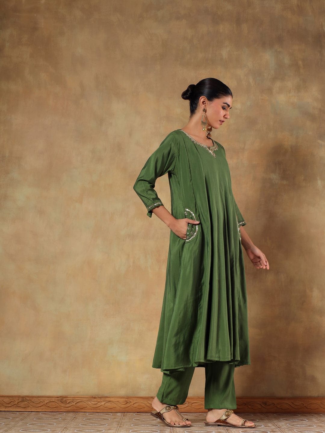 Aarvi Olive Crepe Silk Embroidered 3-Piece Set