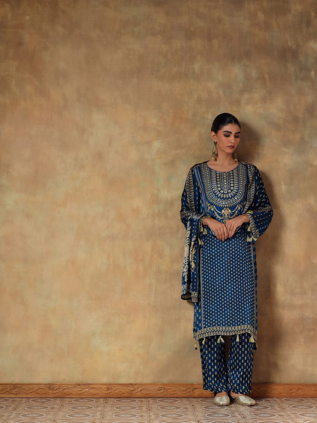 Noorvi Navy Viscose Silk Embroidered 3-Piece Set