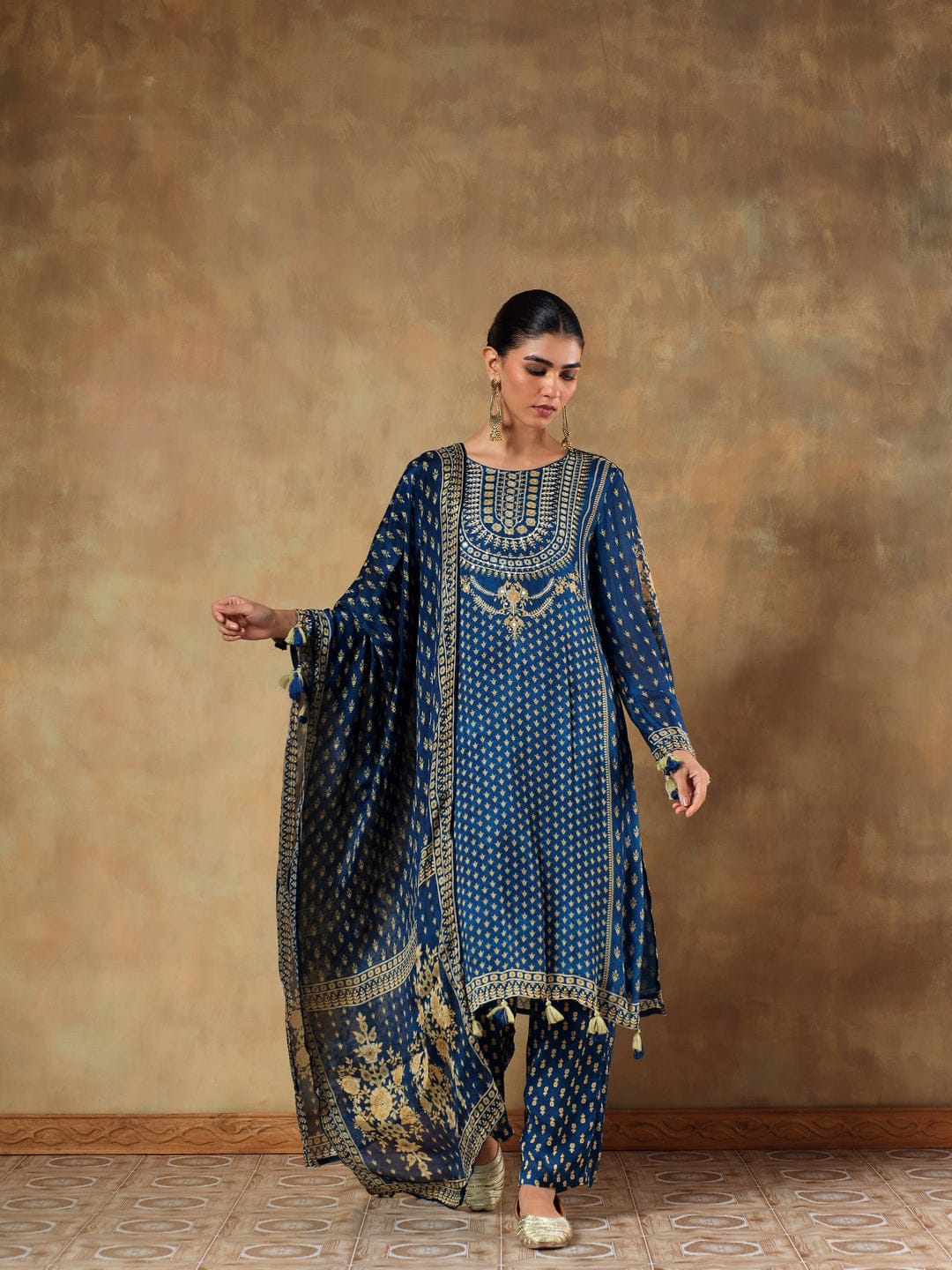 Noorvi Navy Viscose Silk Embroidered 3-Piece Set