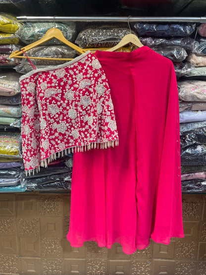 One-sided top with crepe pants